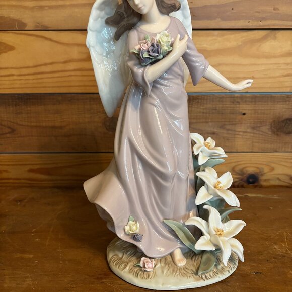 Porcelain Angel - Picture 1 of 7